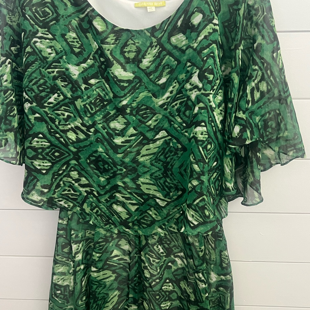 Gianni Bini Green Pattern Dress Beautiful Green Pattern And Following Size Xs